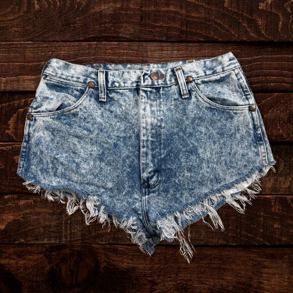 Wrangler Vintage High Waisted Acid Wash Micro Cut Off Frayed Denim Shorts 32 - Picture 2 of 10